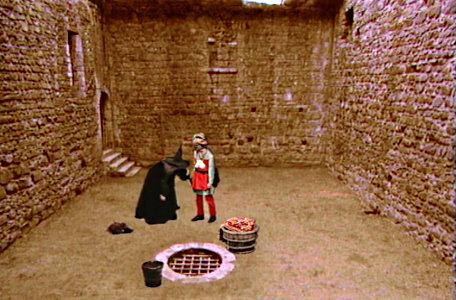 One of the 'basement' chambers in the second series of El Rescate del Talisman.